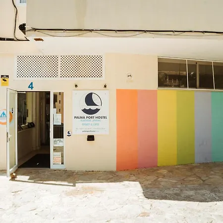 Port - Juvenil Hostel *